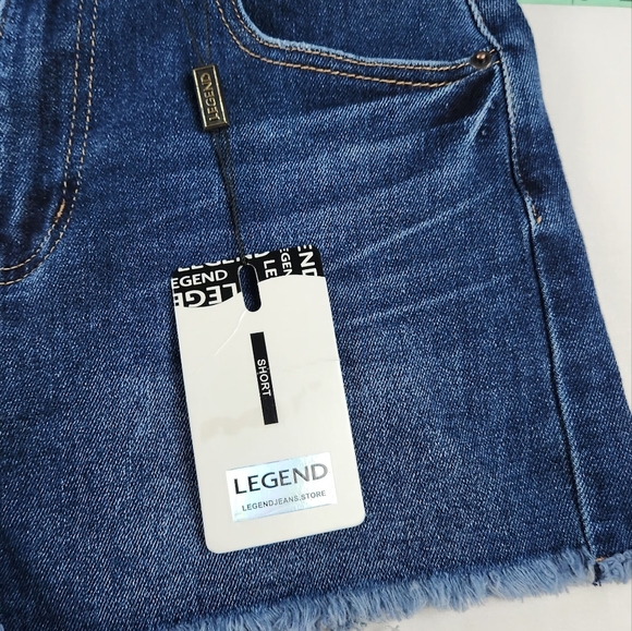 Women's  Legend Denim Jean Cutoffs Sz M NWT - Picture 4 of 6